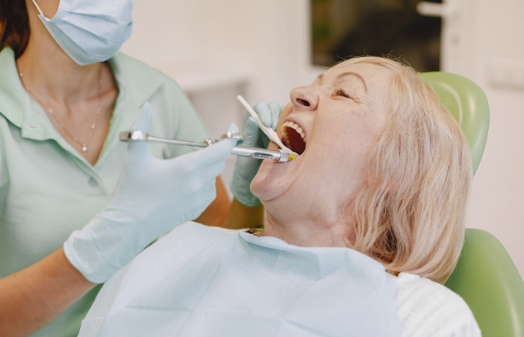 essential tips for handling dental emergencies in seniors